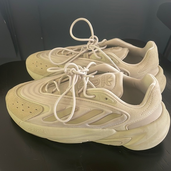 Adidas Ozelia Savanna - Picture 1 of 1